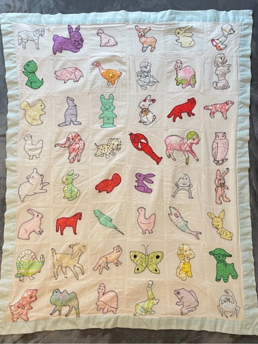Hand Appliquéd Baby / Crib Quilt